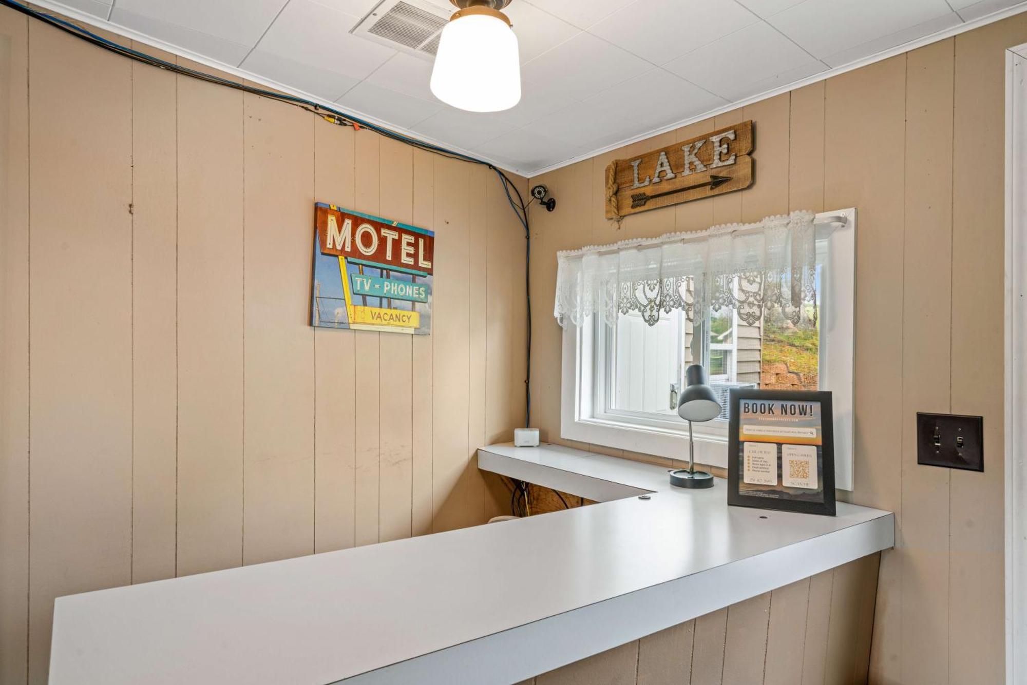 Motel South Arm Retreats à East Jordan Extérieur photo