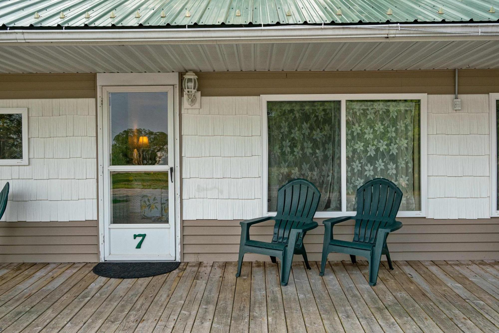 Motel South Arm Retreats à East Jordan Extérieur photo