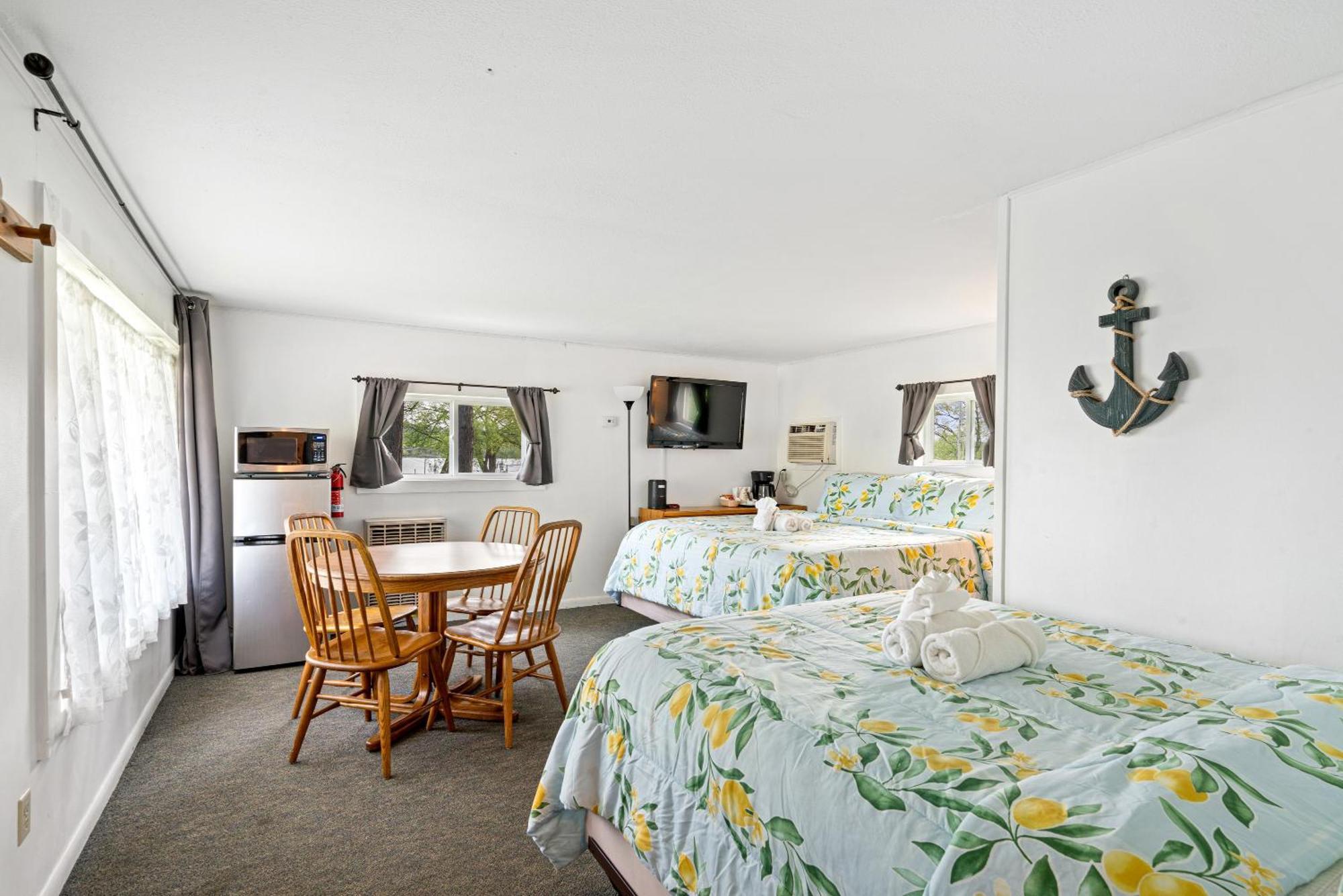 Motel South Arm Retreats à East Jordan Extérieur photo